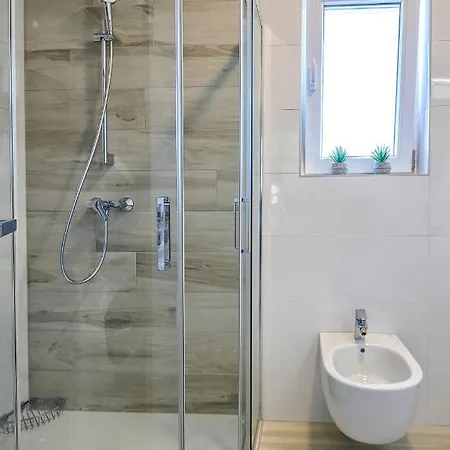 Macuka- New And Luxury, Near * Banjole