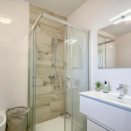 Macuka- New And Luxury, Near *