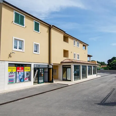 Macuka- New And Luxury, Near Apartman Banjole