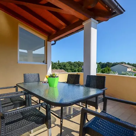 Apartment Macuka- New And Luxury, Near